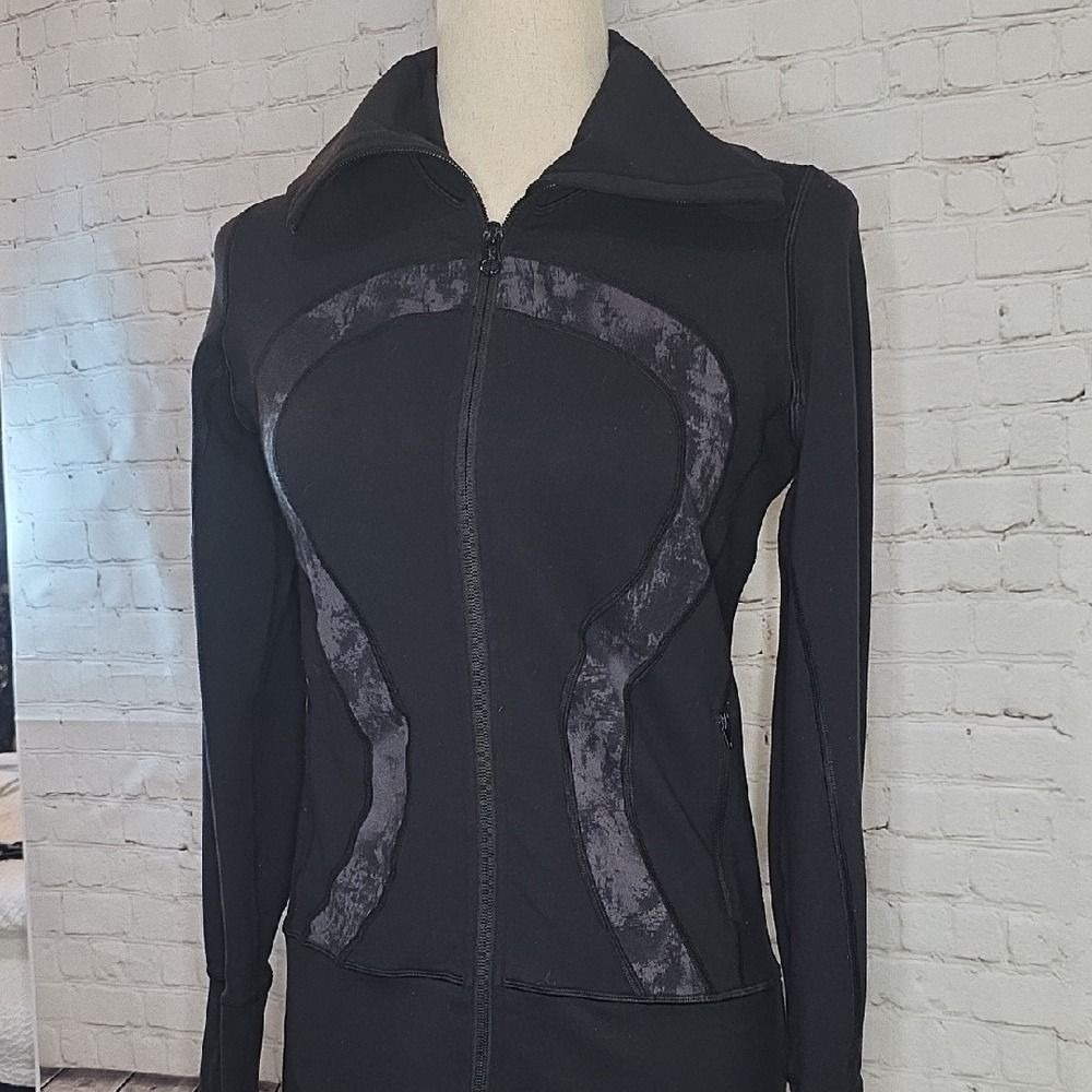 Lululemon In‎ Stride Jacket Black And Gray Size 6